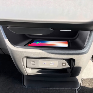 适用23款日产SERENA C28无线充电面板内饰配件改装