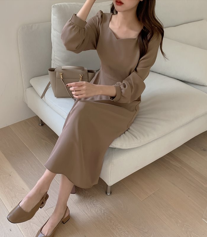 Spring and autumn winter waist shows thin temperament dress design sense small medium length long sleeve bottomed skirt