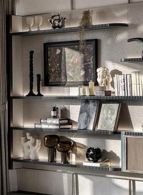 屿物为居 中古侘寂风样板间书房展示架复古装饰画烛台花器装饰摆