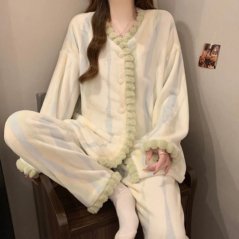 珊瑚绒睡衣女秋冬季田园风晕染印花加绒加厚保暖女士家居服套装