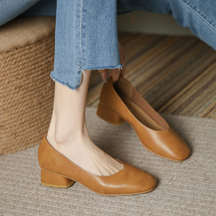 粗跟女软皮高跟中跟单鞋 百搭飘鞋 秋季 韩版 2026新款 复古方头奶奶鞋