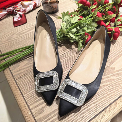 法式尖头rv方扣单鞋女2026新款尖头水钻绸缎宴会浅口平底内增高鞋