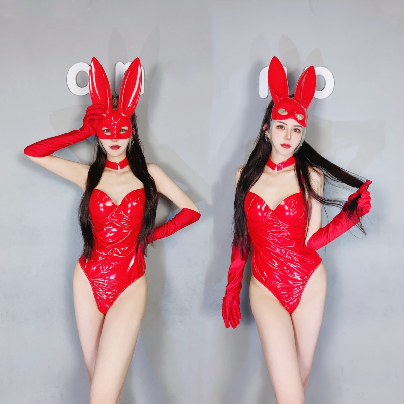 红色亮皮连体面具兔女郎