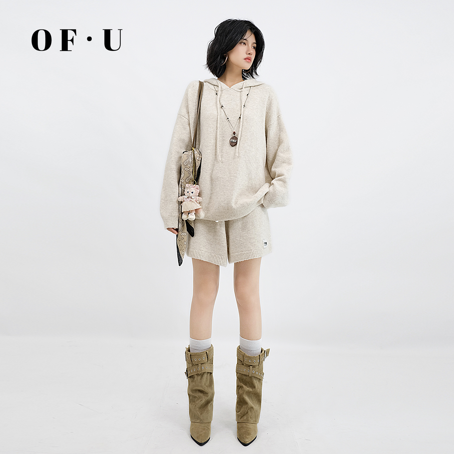 松弛感软糯连帽毛衣短裤两件套女