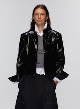 ECHOADE时髦精B入利落精裁硬挺版型垫肩小立领设计短款皮夹克外套