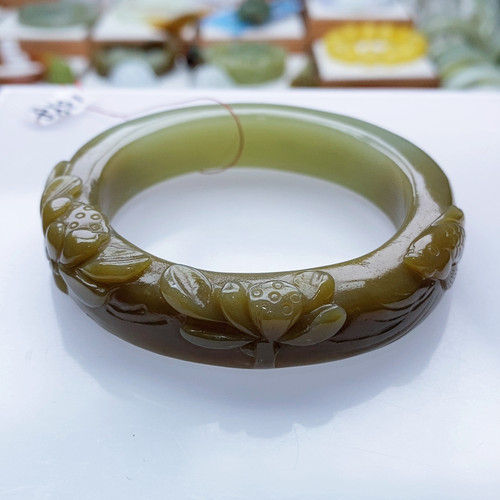 174 黄白56 半山半水 雕刻镯方镯 荷花寓意 和和美美 大漏原6800