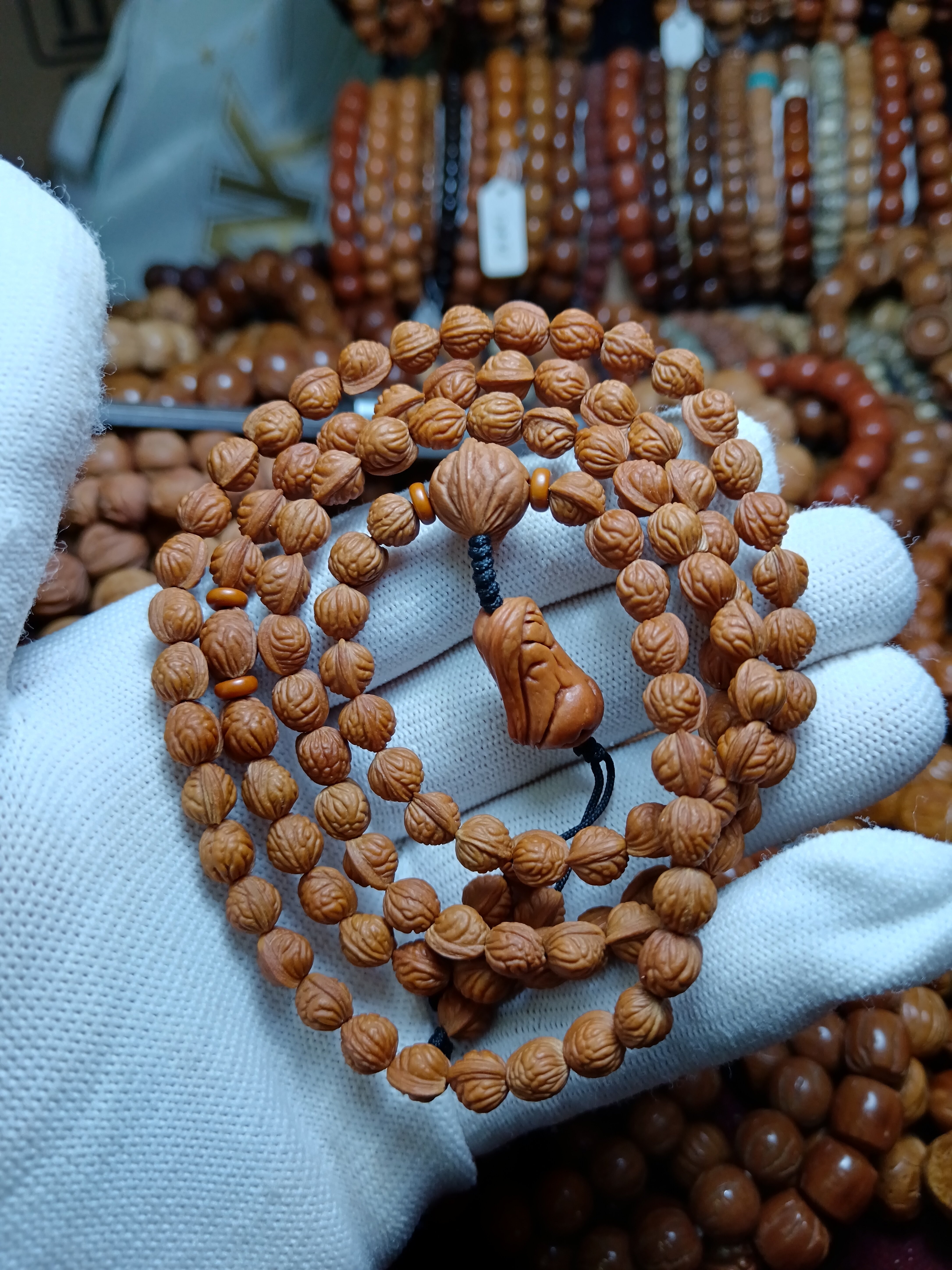 秦岭山龙纹小桃核小尺寸长串脖挂108颗脖挂一刀不修小金豆