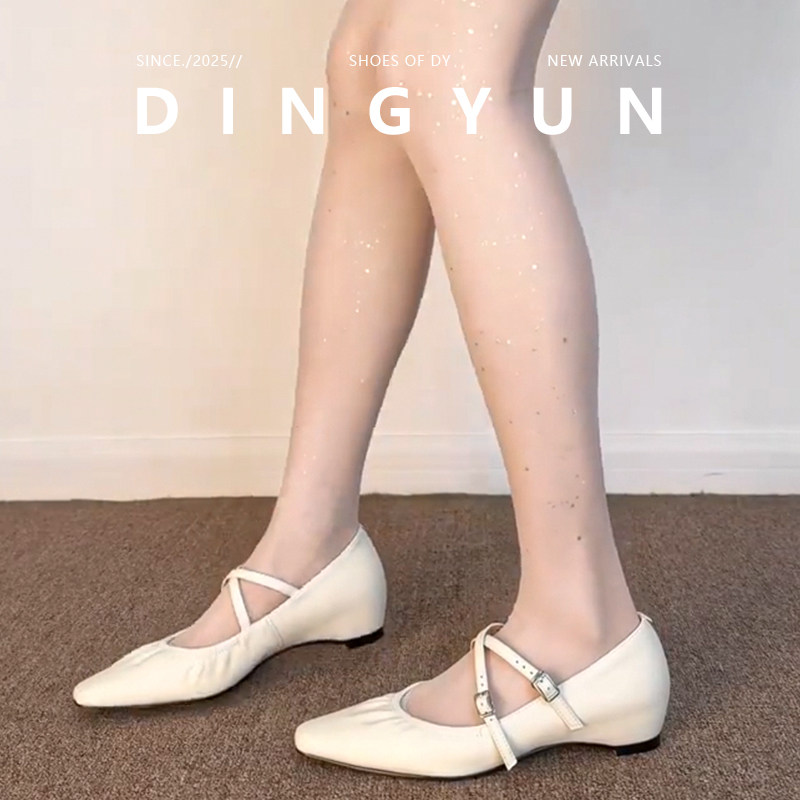 黑色/米白色通勤百搭方头浅口鞋