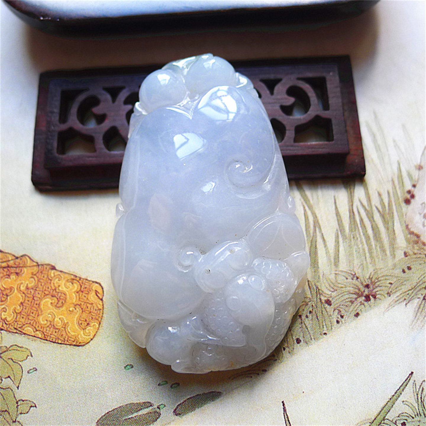 天然缅甸翡翠A货老坑种精雕精美水润如意招财进宝吊坠配证书