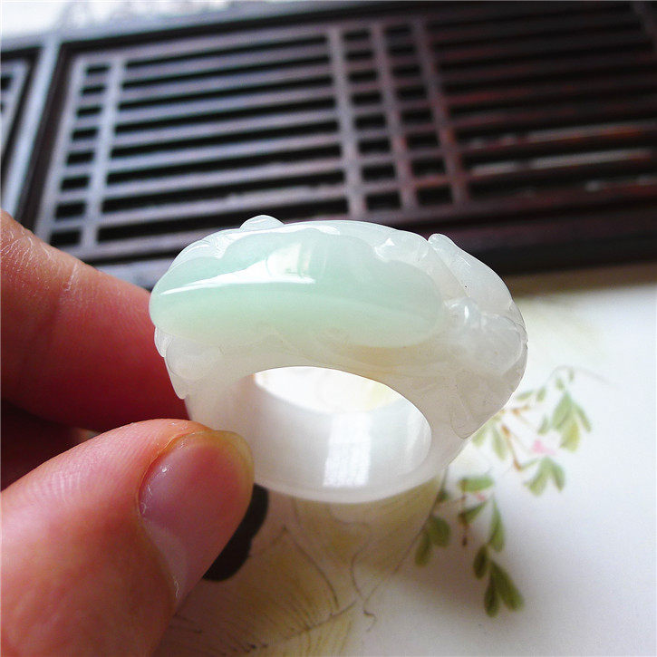 正品天然翡翠A货老坑种翡翠 精美水润精雕如意戒指 配证书