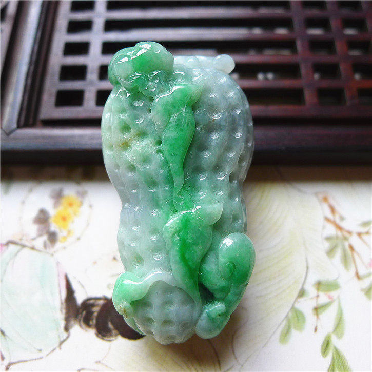正品天然翡翠A货老坑种翡翠 精美生财有道花生吊坠 配鉴定证书