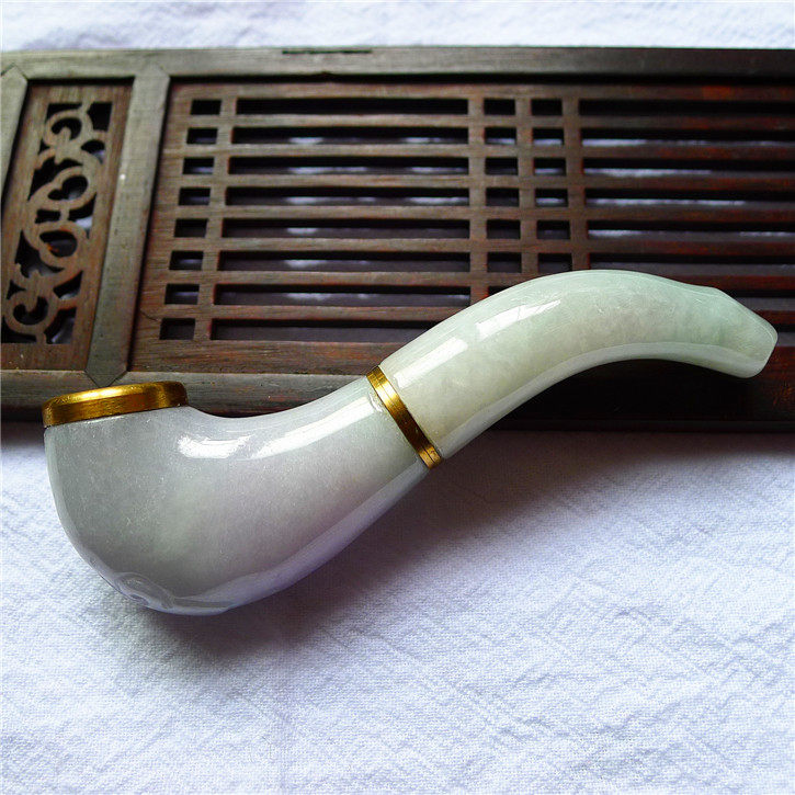 缅甸天然翡翠A货老坑种 精美烟嘴 配证书