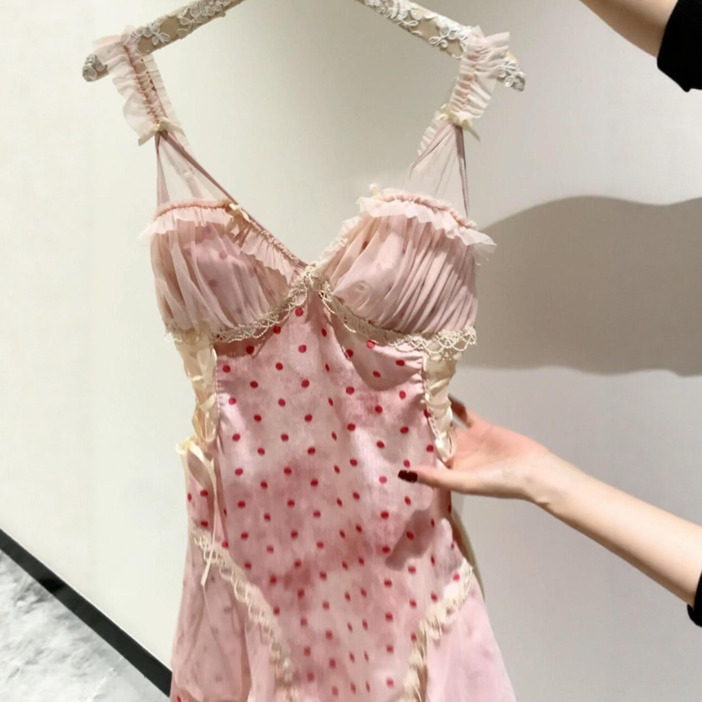 天呐！真的要被自己辣死了！丝绒吊带睡裙纯欲性感带胸垫睡袍套装,女士内衣/男士内衣/家居服,连裤袜/打底袜,淘宝优惠券,粉丝福利购,淘宝优惠卷