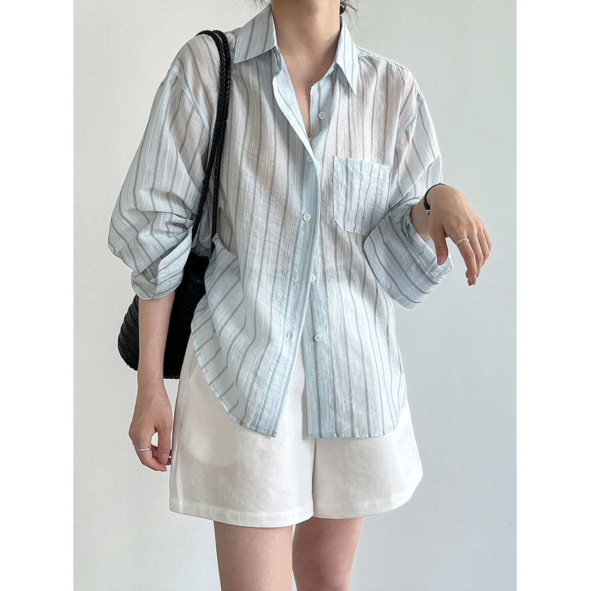 简约竖条纹衬衫女26夏季宽松显瘦百搭通勤防晒衬衣外套3943