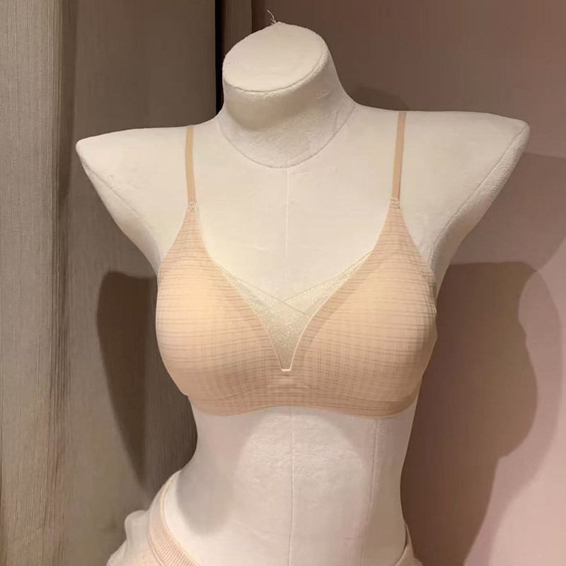 性感三角杯内衣女聚拢小胸2026新款无钢圈薄款贴合无痕隐形文胸罩