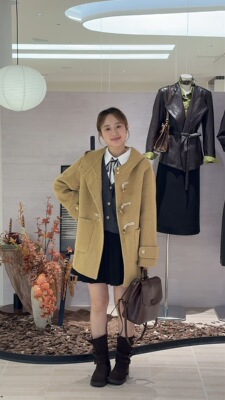 连帽牛角扣外套女冬季2025年新款韩版宽松加厚保暖双面羊毛大衣