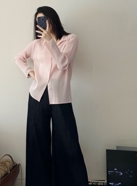 TVTV 甜酷芭比感～褶皱基础樱花粉衬衫长袖上衣黑色阔腿裤