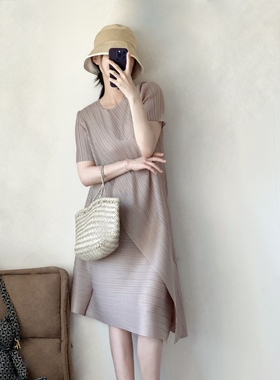 TVTV 改良奶茶气球～褶皱双层廓形卡其色不规则短袖连衣裙