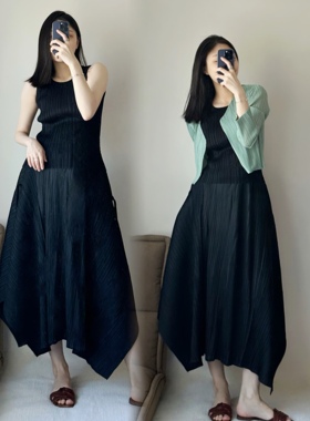 TVTV 每件都实用套装！褶皱黑色背心薄荷蓝开衫廓形绑带半裙