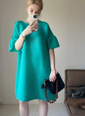 TVTV 水蓝色娃娃裙～褶皱牙签细褶亮湖蓝泡泡袖超宽松连衣裙