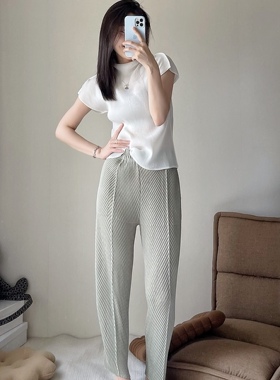 TVTV 鼠尾草绿牙签褶与鱼鳞褶～褶皱密褶短袖上衣鱼鳞褶长裤