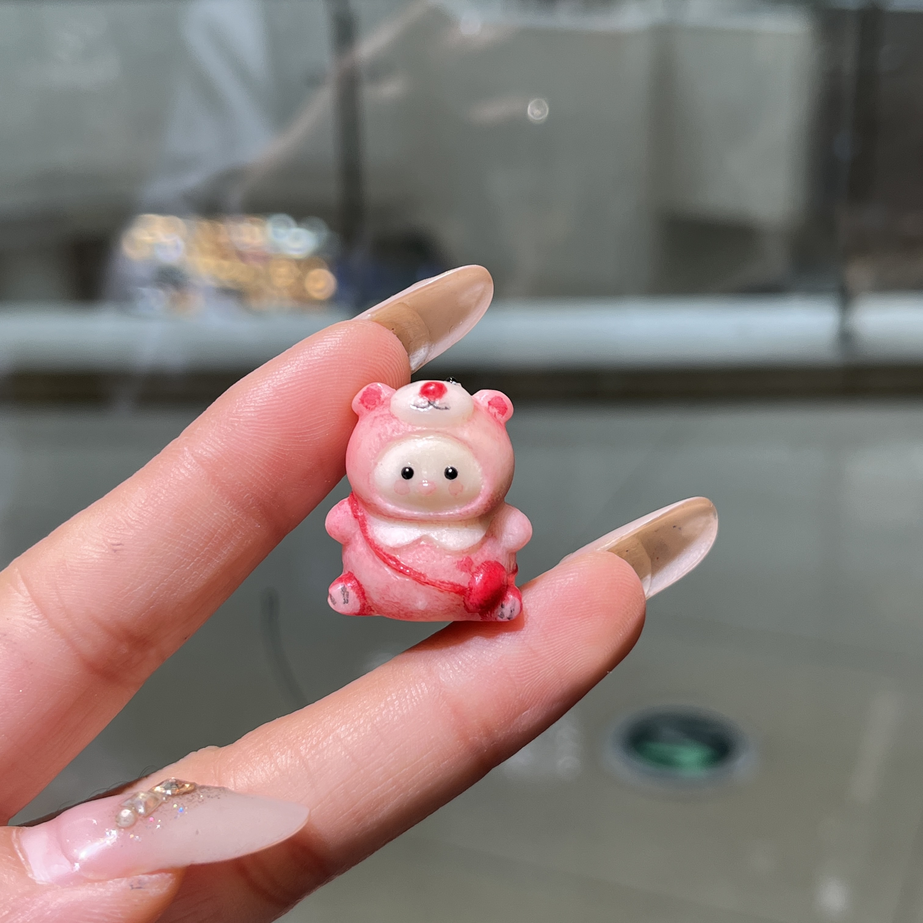 牙果根付雕刻爆款可爱卡通草莓熊通孔配件发一个小红书爆款