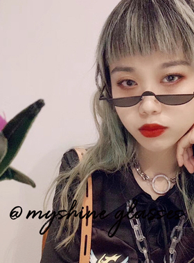 阿沁同款三角下半框女INS墨镜