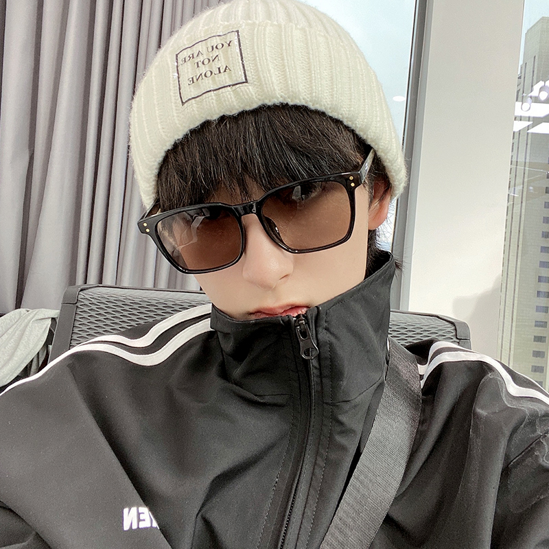 韩版方形铆钉黄色墨镜潮男TR90茶色复古女士小方框防紫外线太阳镜