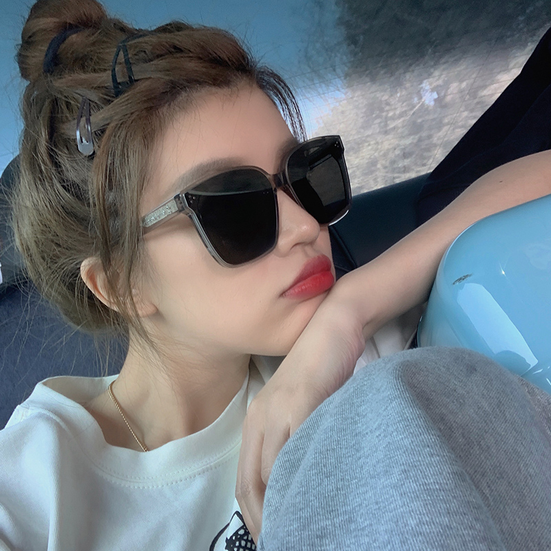 gm时髦三点铆钉墨镜女士高级感潮古街拍方形圆脸太阳镜偏光眼镜男