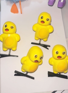 马年新品奶龙弹簧夹发夹卖萌神器爆款奶龙网红地摊发饰个性饰品