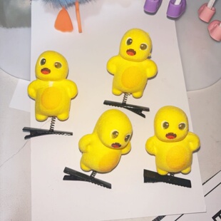 马年新品奶龙弹簧夹发夹卖萌神器爆款奶龙网红地摊发饰个性饰品