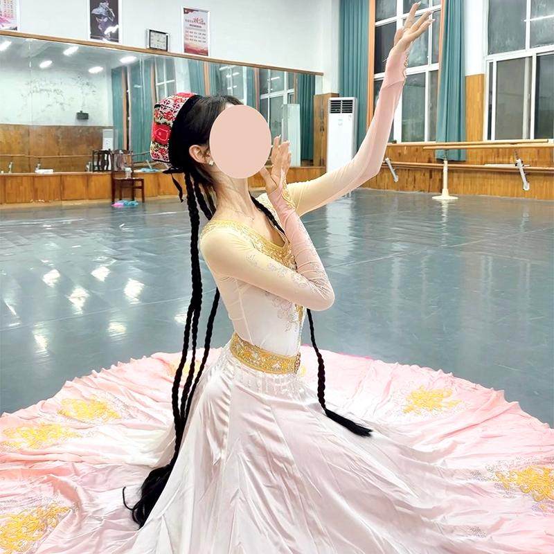 新疆舞维族舞蹈服长裙飘逸