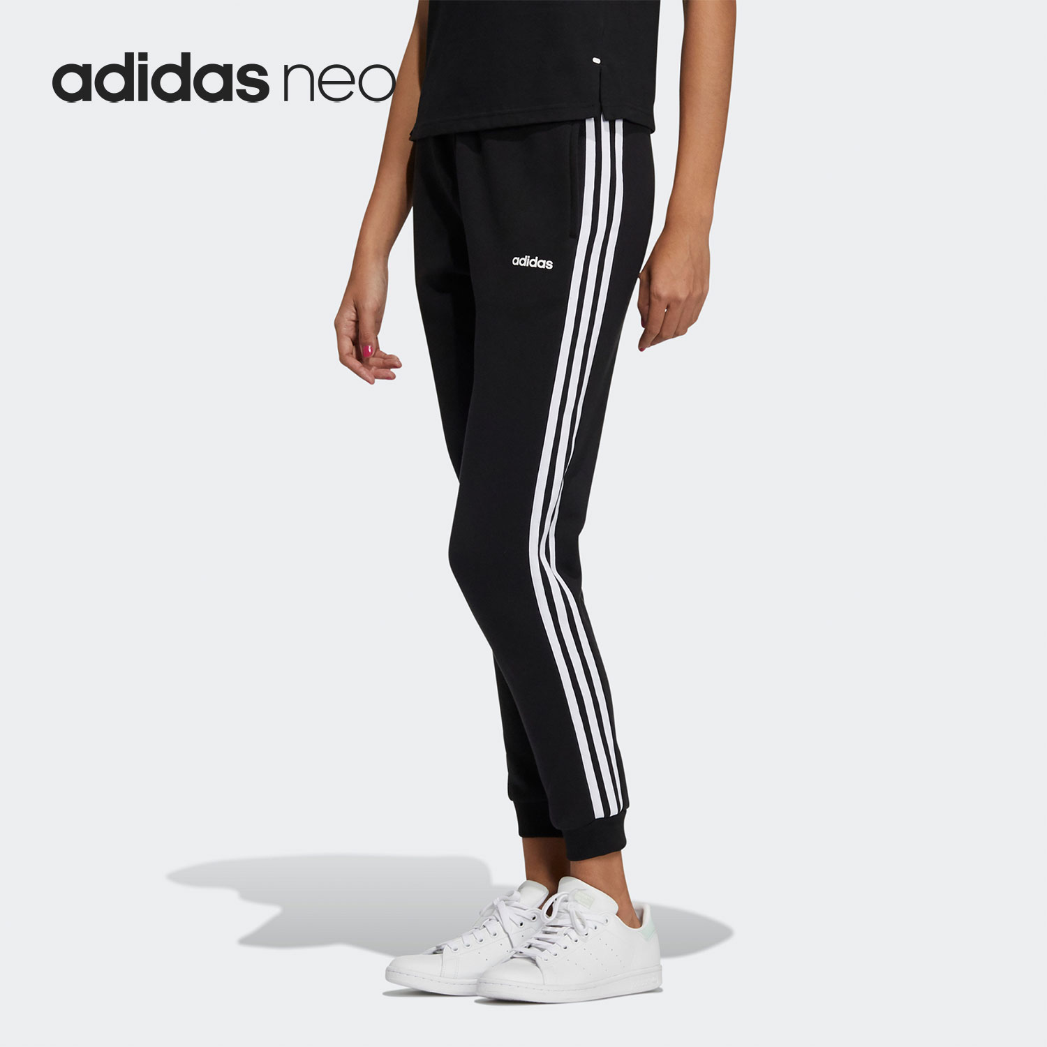 休闲阿迪达斯女子运动裤