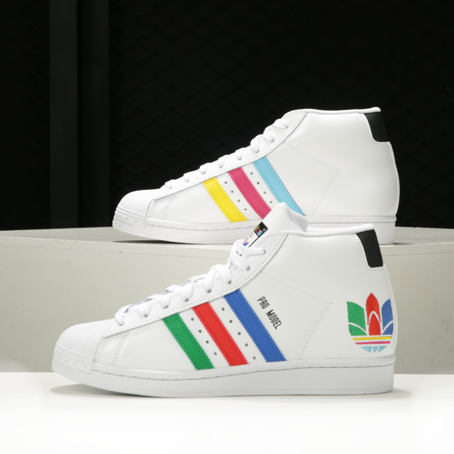 阿迪达斯男子运动休闲鞋