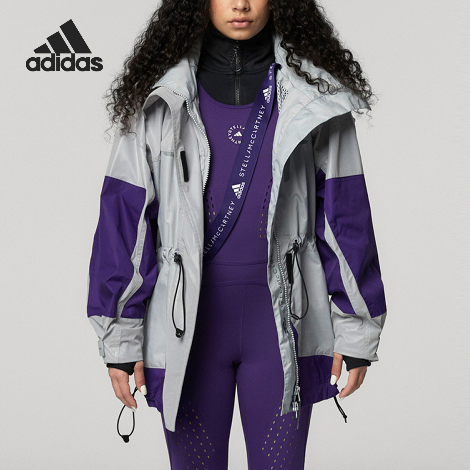 阿迪达斯女士徒步反光防风外套