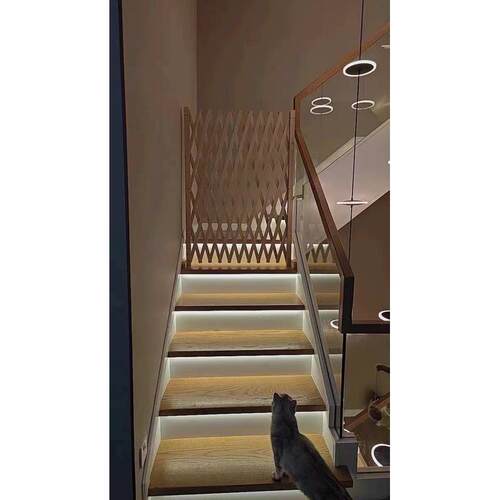 宠物围栏狗笼隔断拦狗栅栏阳台隔离门可伸缩栅栏门挡狗挡猫兔护栏
