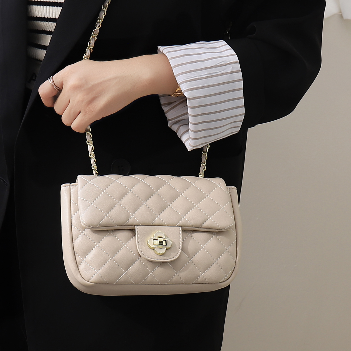 小香风菱格链条小方包2025新款锁扣精致时尚百搭斜挎包通勤单肩包