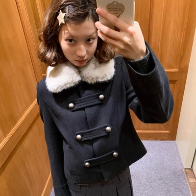 果核宇宙复古双排扣撞色毛领外套