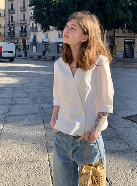 KERNEL COSMOS 海盐白兰地 法式气质斜门襟v领贝壳扣收腰上衣