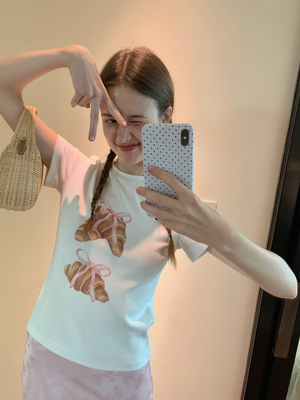 果核宇宙少女感印花修身显瘦T恤