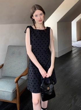 KERNEL COSMOS 黑莓可露丽 蝴蝶结系带一字领复古波点收腰小黑裙