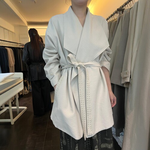 MOOTEA大翻领系带收腰风衣女
