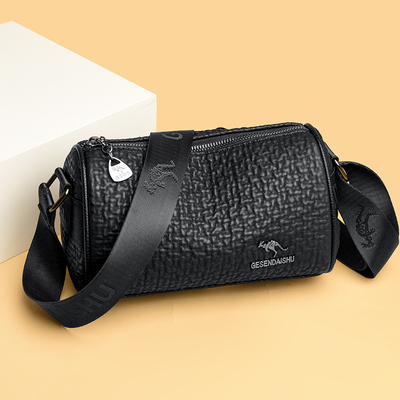 大容量宽肩带真皮质感枕头包