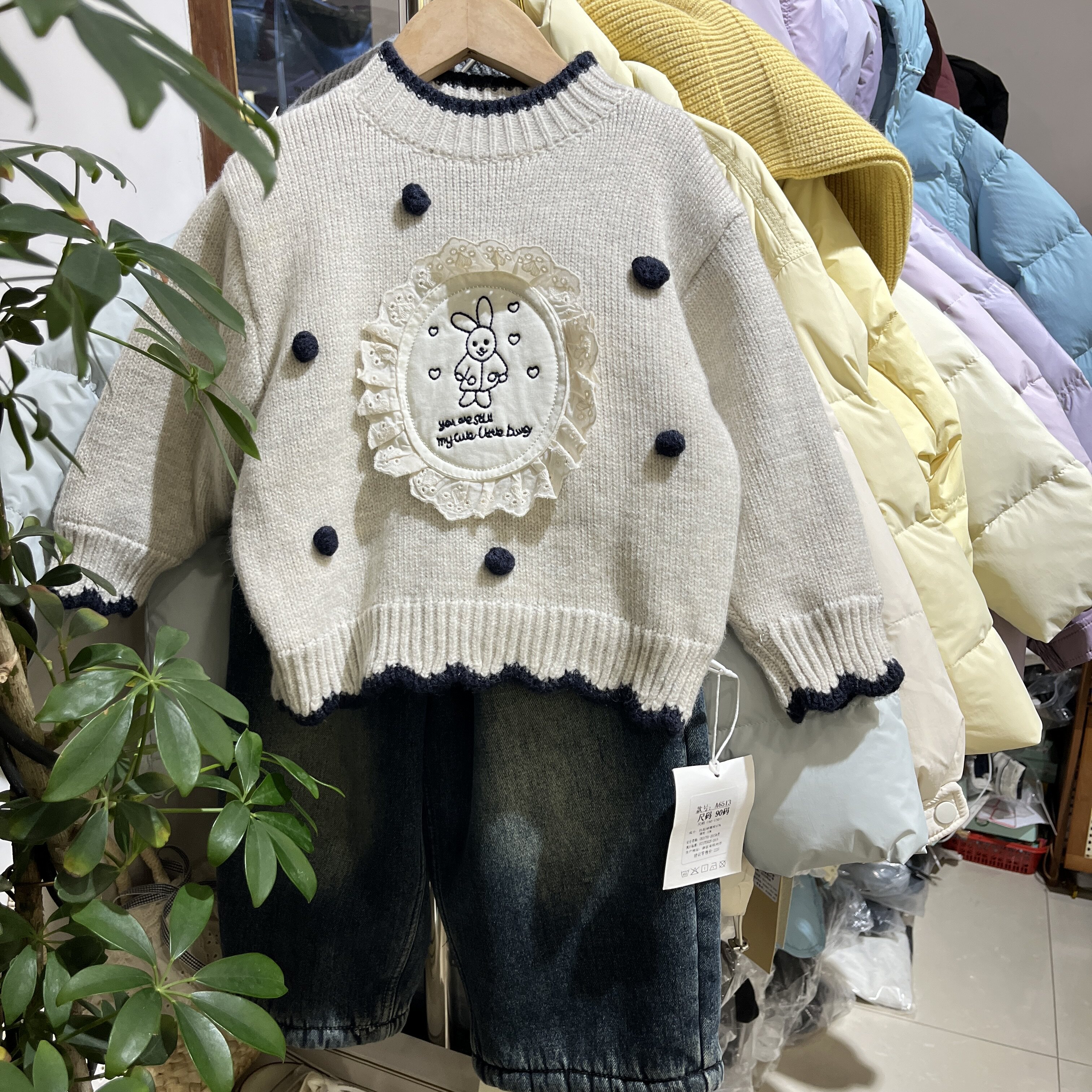 小童实体冬装新款女童蚕丝棉加厚保暖毛衣半高领蕾丝花边兔子毛衣
