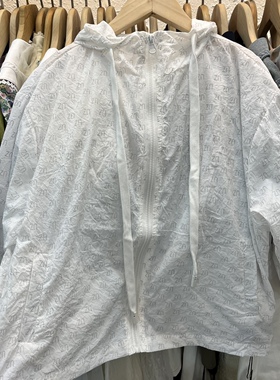 实体店童装韩货男童女童白色字母连帽外套超薄防晒衣大童外套