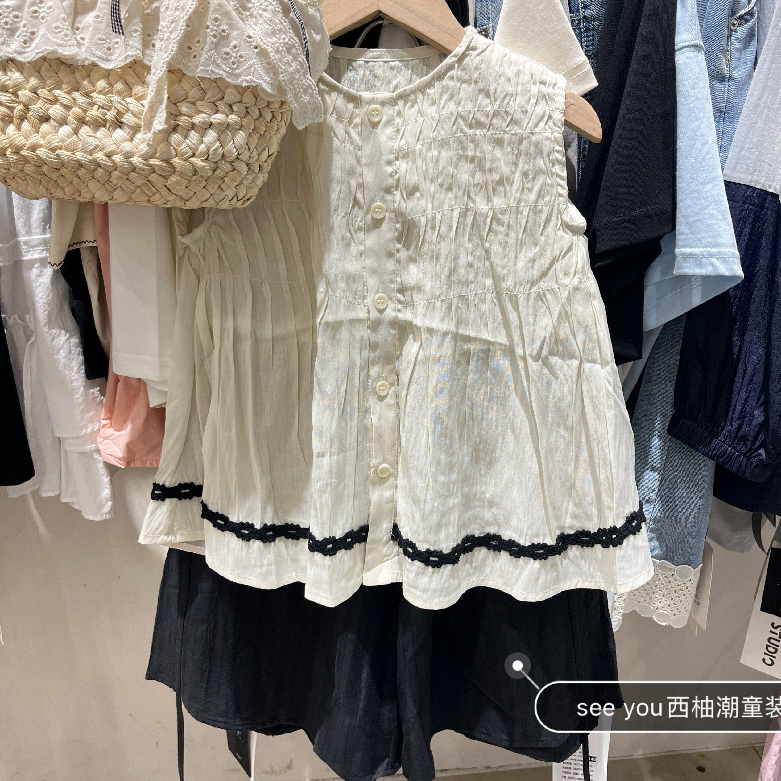 夏季新款女童韩版米色蕾丝无袖衬衫中大童洋气坎肩背心五分裤套装
