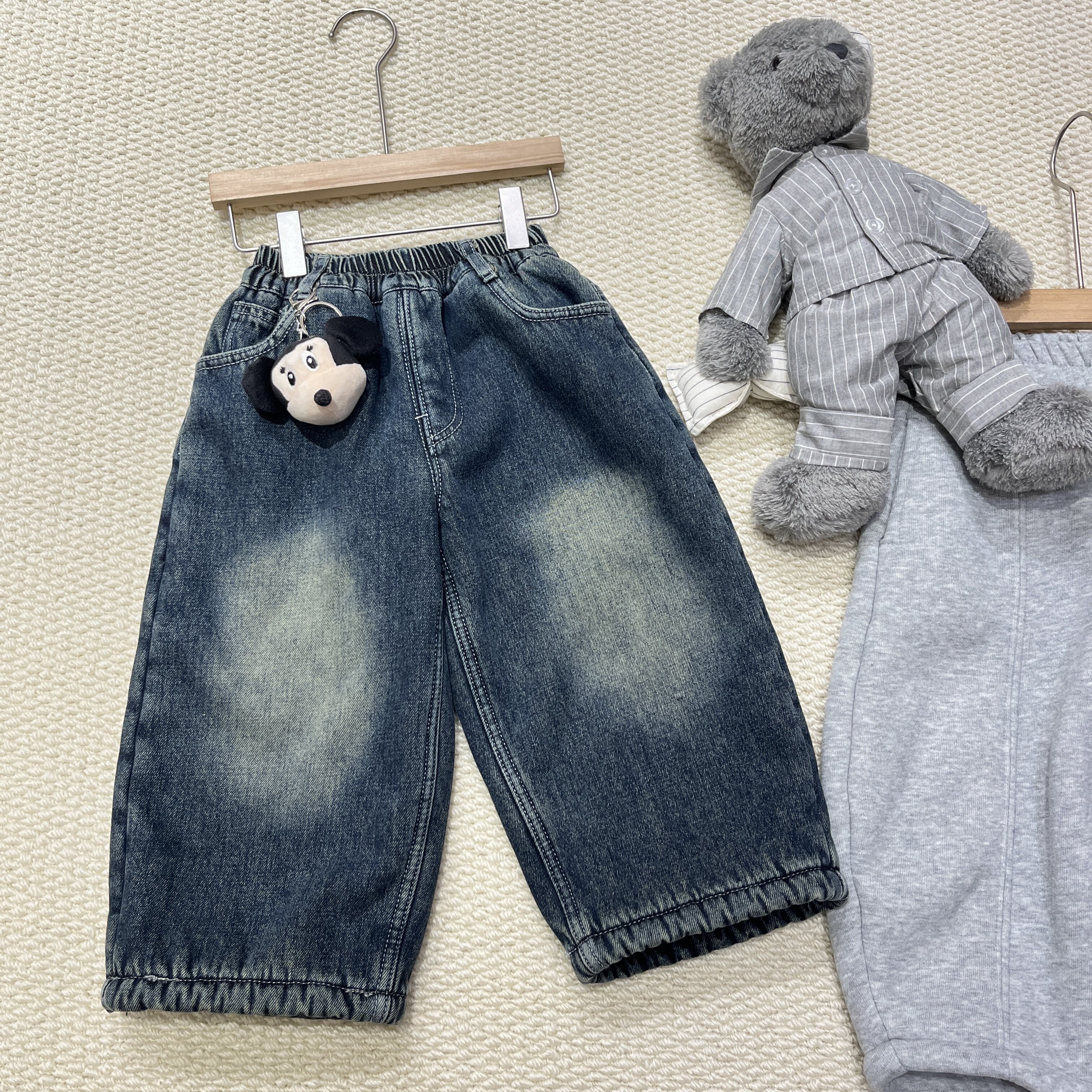小童实体冬装新款男童女童韩版牛仔裤加羊驼绒牛仔裤米奇直筒裤