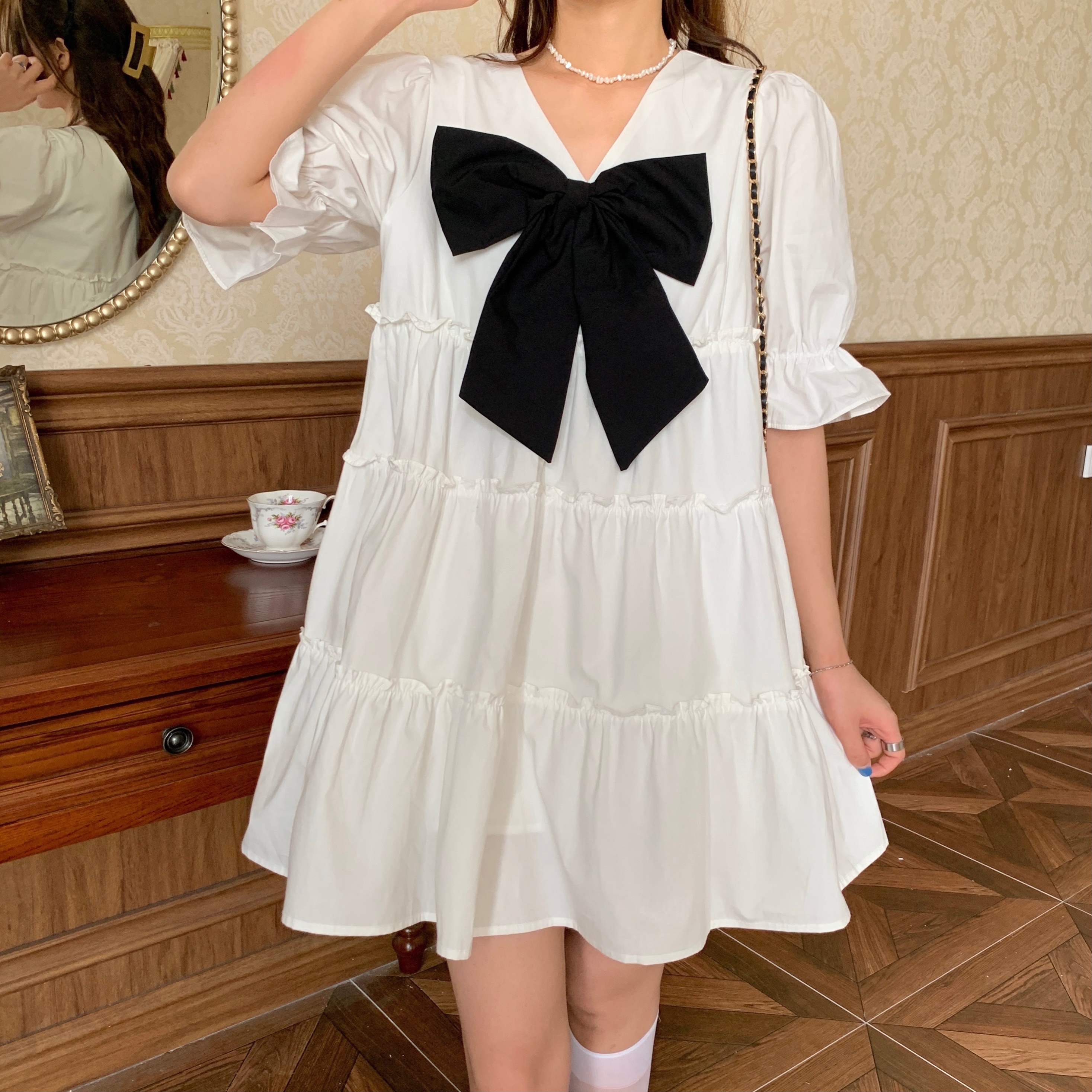 Real price no subtraction retro V-neck bow age reduction design sweet doll dress