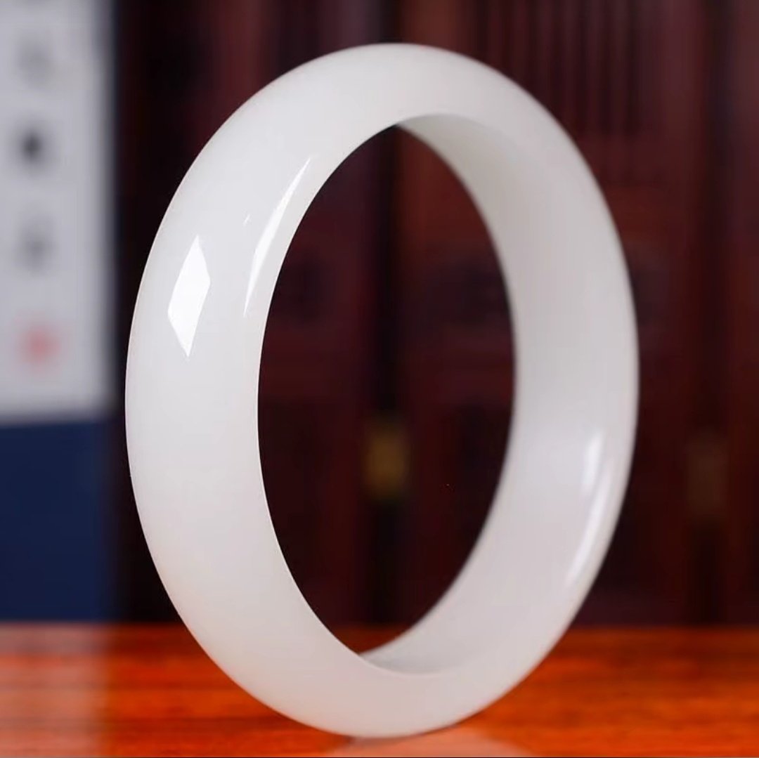 天然新疆老坑料金丝白玉手镯