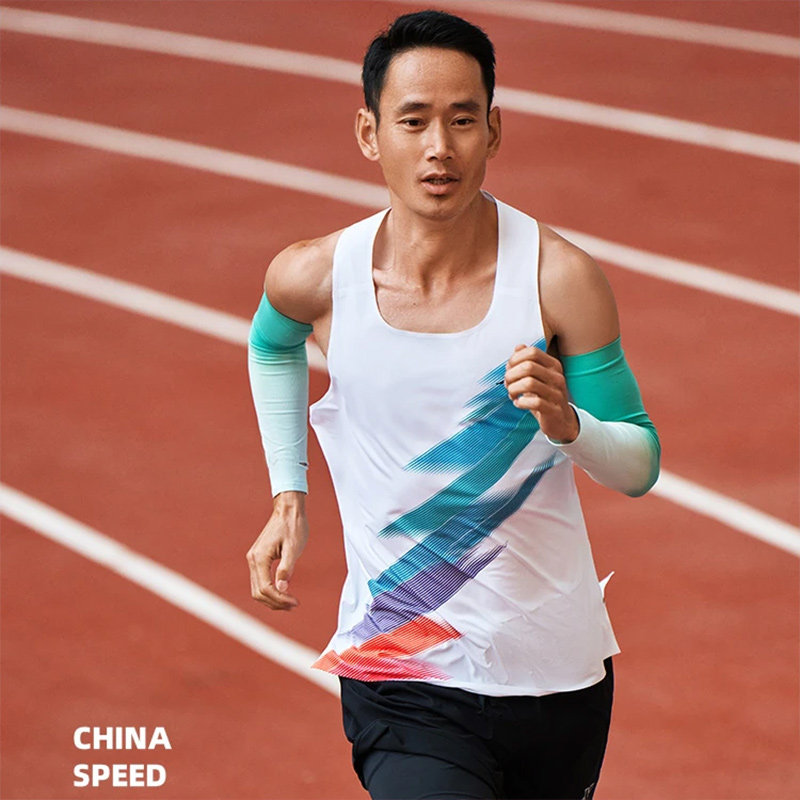 特步官方正品国人竞速跑步背心男图片